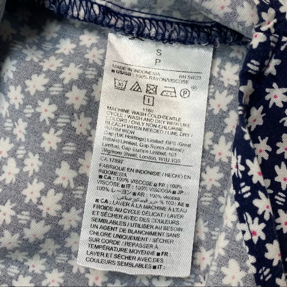 GAP Sleeveless Shirt Dress, Elastic waist w/ drawstring
Size S - Picture 8 of 12